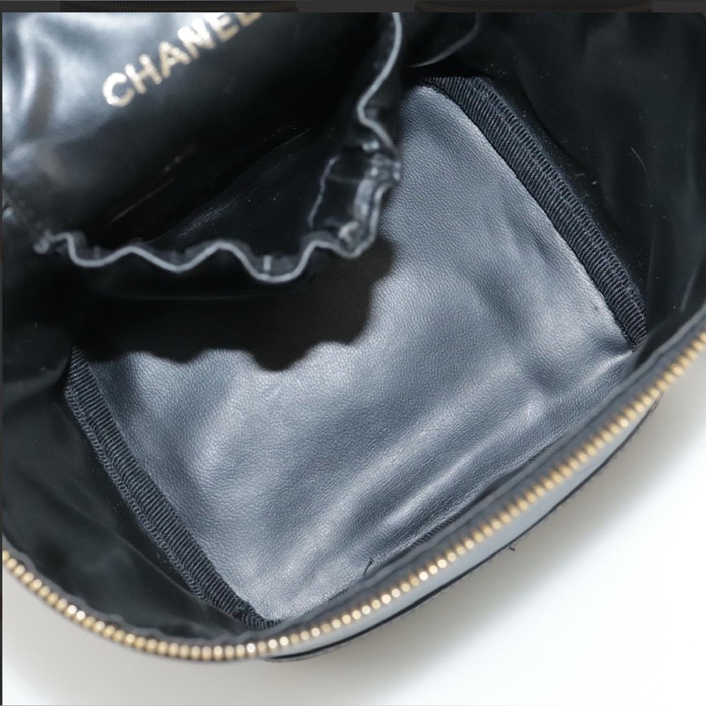 CHANEL CC Logo Grained Calfskin Cosmetics Vanity Hand Bag - Picture 11 of 16